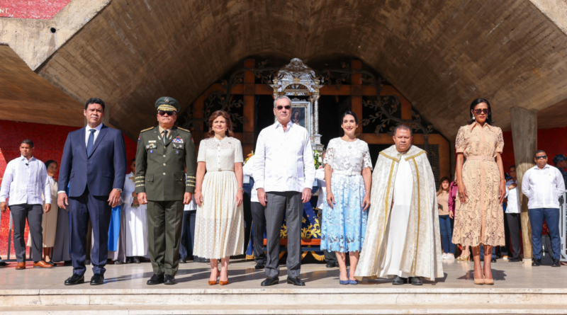 Abinader asiste a misa en la Basílica de Higüey por el Día de la Virgen de la Altagracia