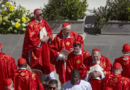 Los cardenales rinden homenaje ante la tumba de Francisco en Santa María la Mayor