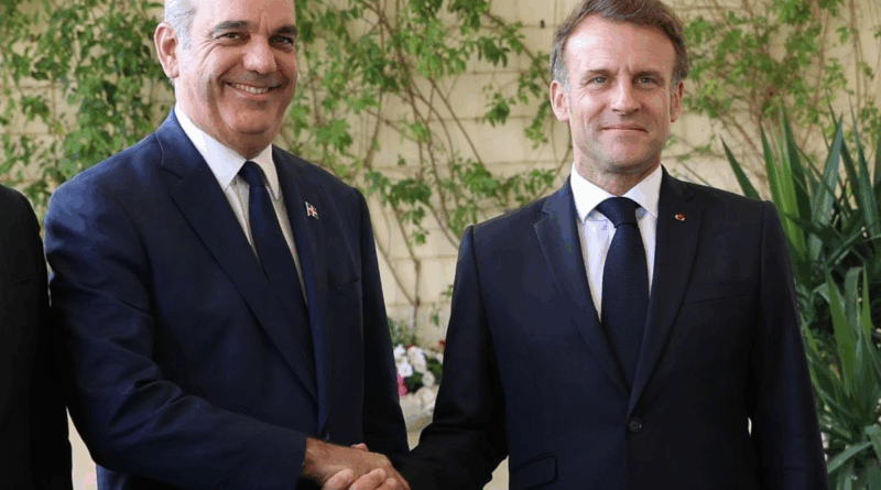 Macron ofrece financiar tren de Santo Domingo