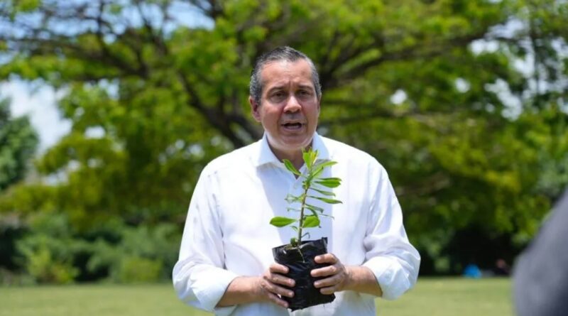 Diputado de ultramar Edward Cruz, recuerda el legado de Orlando Jorge Mera.